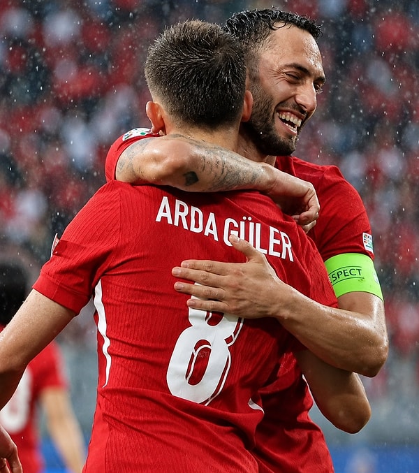 Kasındaki Zorlanma Çalhanoğlu'yu Hem Inter'de Hem Milli Takım'da Oyun Dışı Bıraktı