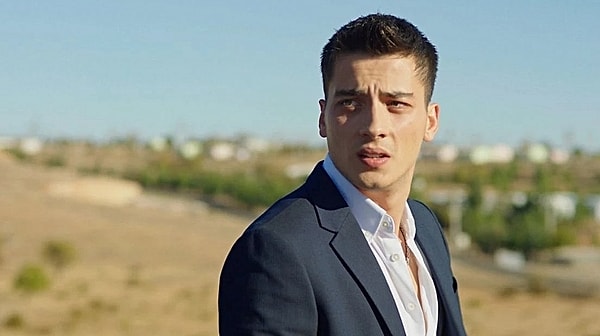 Atakan Özkaya, diziden ayrılan oyuncular için 'üzüldük, yolladık, hoşça kal dedik' dedi.