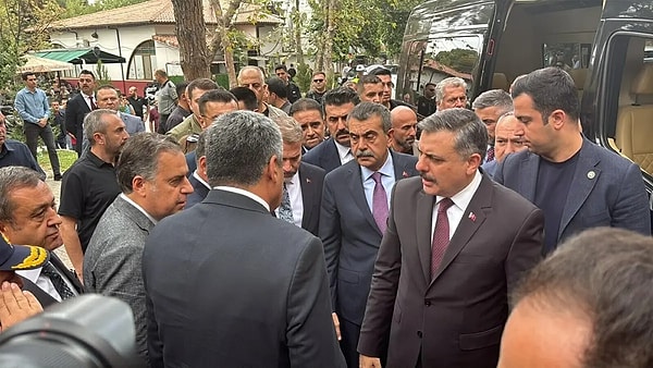 Manisa'daki okul saldırısının ardından, 10 çocuğun tedavisi sürüyor.