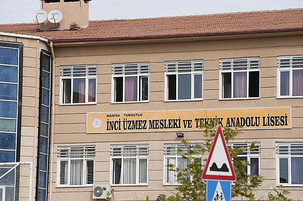 Halil O., Turgutlu'daki bir lisenin yakınında ateş açarak 11 öğrencinin yaralanmasına neden oldu.