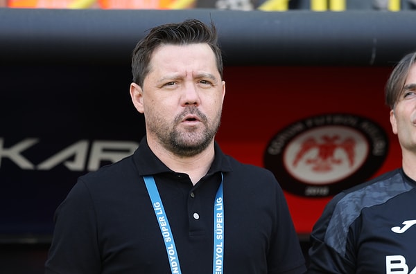 Çorum FK, ligin henüz 6. haftasında takımı Süper Lig'e taşıyan Uğur Uçar ile yollarını ayırdı.