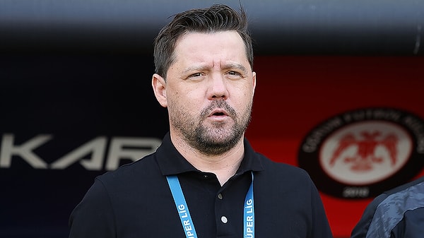 Çorum FK, takımı Süper Lig'e taşıyan Uğur Uçar ile yalnızca 6 hafta sonra yollarını ayırdı.