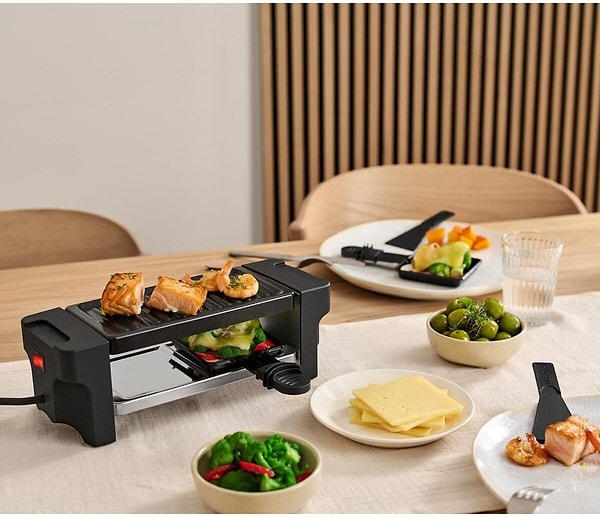 Çift Taraflı Pişirme Keyfi: Yapışmaz Plaka ve Özel Raclette Tavaları