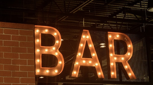 Kadıköy Barlar Sokağı'nın En İyi Mekanları: Bar Bar Rehber - 2026