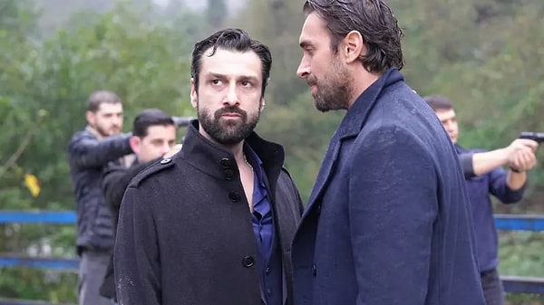 Şerif'i oynarken Burak Yörük'le sık sık konuştuğu konu, iki karakterin birbirine benzememesiydi.