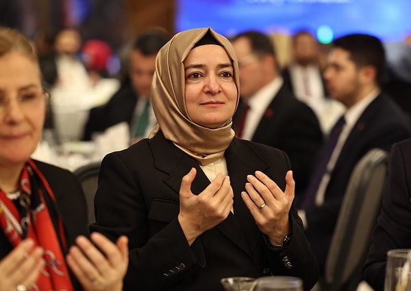 Fatma betül sayan kaya akp