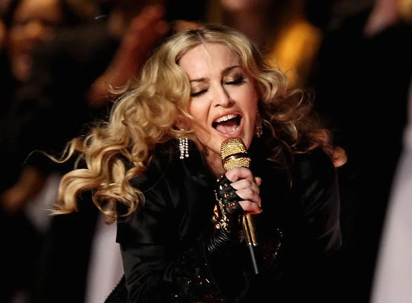 Pop müziğin kraliçesi Madonna'nın yıllar geçse de gündemin tam ortasına düşme konusunda eline su dökmek pek mümkün değil!