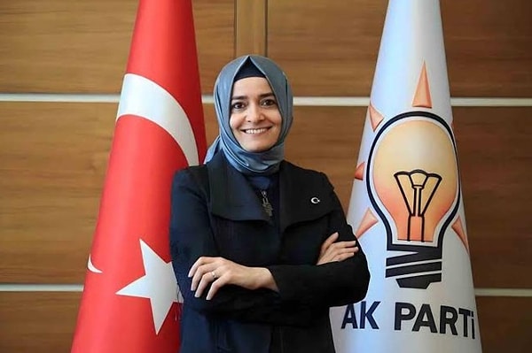 Fon soruşturması kapsamında eski bakan Fatma Betül Sayan Kaya ve İlyas Kaya'nın tüm mal varlıklarının dondurulması istendi.