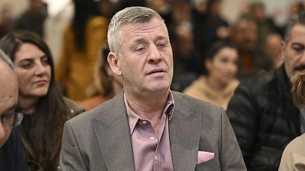 Metin Şentürk, üç yaşında görme yetisini kaybetmesine rağmen müzik dünyasının en azimli isimlerinden biri oldu.