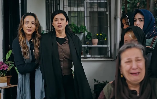 Altı Üstü İstanbul, 15 Haziran'da başladı ve 21 Eylül'de Total reytingde birinci oldu.