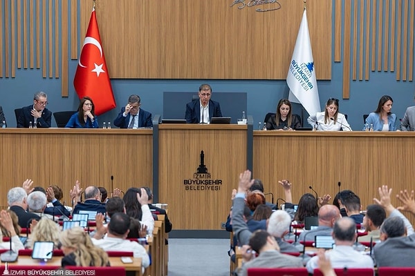Saymaz'a göre rozeti 7 Ekim'de Erdoğan takacak