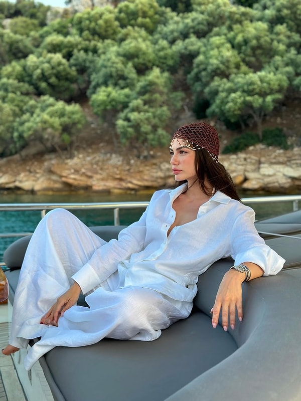 Kısa saç trendine Demet Özdemir'den Derya Uluğ'a pek çok ünlü uydu.