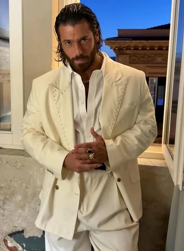 Can Yaman, Türkiye’de başlayan şöhretini yurt dışına taşıyan oyunculardan biri.