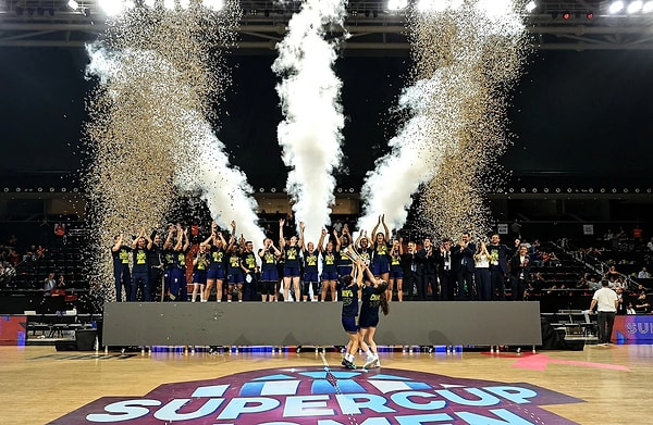 Mersin son dakikalarda yaklaştı ama kupayı kaldıran taraf Fenerbahçe Tarfin oldu.