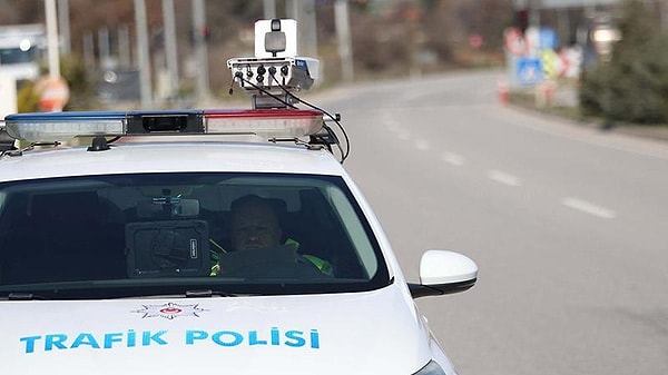 Kırmızı ışık cezası 3 bin 475 liraya, drift cezası 74 bin liraya çıkacak.