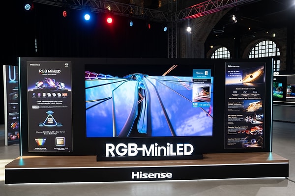 RGB MiniLED ailesi lansmanda davetlilerin karşısına çıktı.