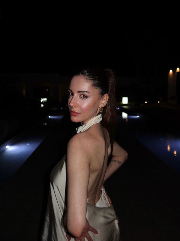 Selin Türkmen, Karma'nın kutlama yemeğinde direk dansı sahnesiyle ilgili soruları yanıtladı.
