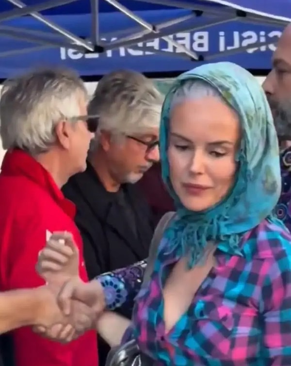 Necla Uygur’a veda etmek için cenazeye katılan İpek Tanrıyar, kıyafeti nedeniyle gündeme gelmişti.