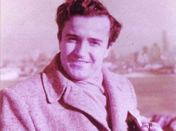 İTÜ'de fizik okuyan Yılmaz 1952'de ABD'ye gitti ve 1954'te MIT'de doktorasını tamamladı.
