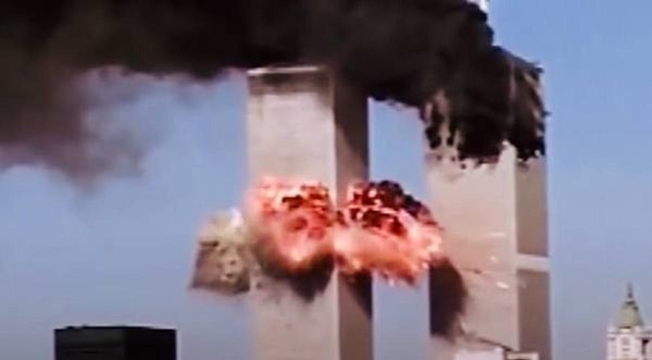 Takipçileri Kursk ve 11 Eylül'ü örnek gösteriyor.