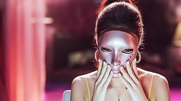 4. Mask Girl