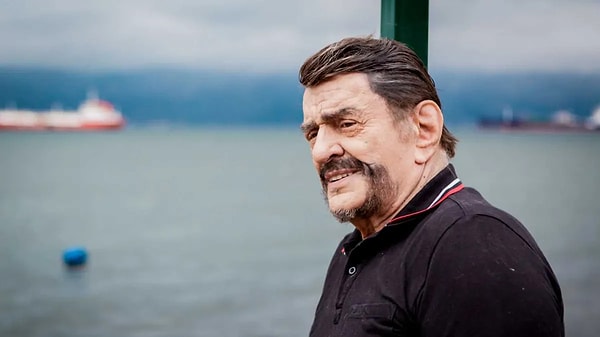 Alpay, bir şarkının ilk notasında bile sesini tanıdığımız yorumculardan biriydi.