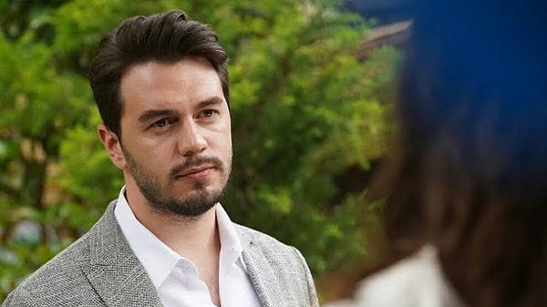 Güneşi Beklerken'le başladığı oyunculuk kariyerinde Serçe Sarayı ve Uyanış: Büyük Selçuklu gibi projelerde yer alan İsmail Ege Şaşmaz.