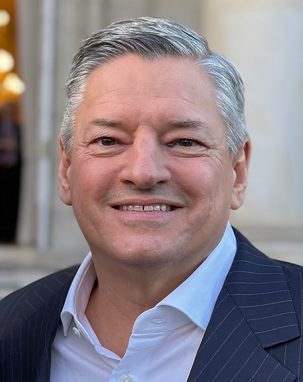 Eş CEO'lar Sarandos ve Peters duyurdu: Ürün, teknoloji, hukuk ve insan kaynakları ekipleri kesintiden etkilenecek.