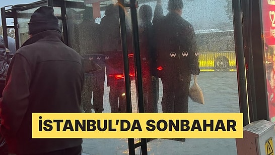 İstanbul'da Su Basan Durakta Bankın Üstüne Çıkan Yolcular Viral Oldu