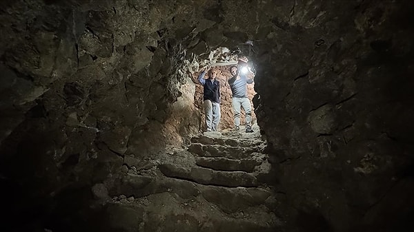 MÖ 8. yüzyılın başında Urartular tarafından kurulduğu belirtilen kale, çok sayıda devletin hâkimiyetinde kaldı.