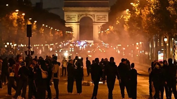 Gözaltılar 2000'i aştı.