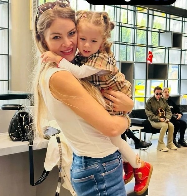 Kızının vefatının ardından gazeteci Birsen Altuntaş'a konuşan Fatoş Seğmen, Alya'nın henüz sekiz aylıkken başlayan sağlık mücadelesini ve son günlerinde yaşananları anlattı.