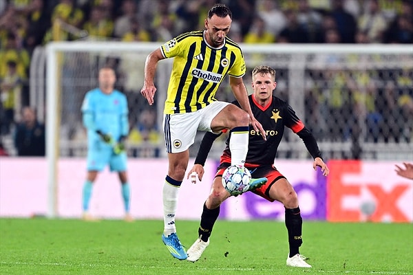 Fenerbahçe, Slavia Prag ile 2-2 berabere kaldı.