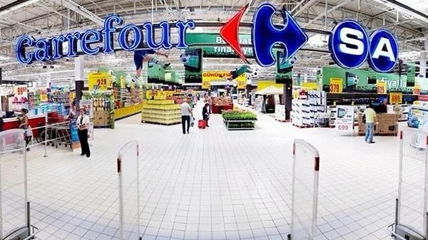 Paris'te kan kaybeden Carrefour'un aksine CarrefourSA hisseleri yükseldi.