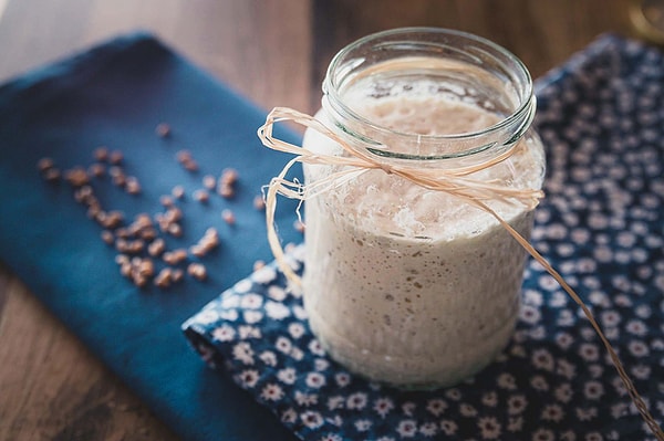 Sade, Meyveli ve Ev Yapımı Kefir Arasındaki Fark Nedir? - 2026