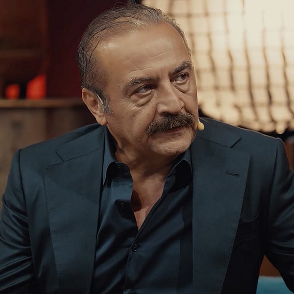 Yılmaz Erdoğan, yıllardır hem yazdığı hikayelerle hem de canlandırdığı karakterlerle hayatımızda.
