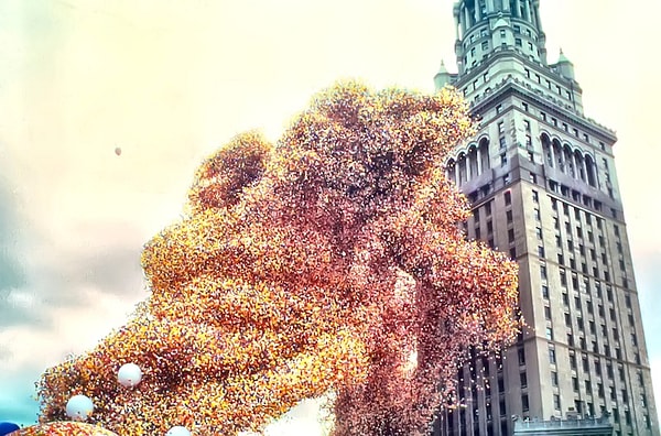 Cleveland'daki Balloonfest '86 etkinliğinde 27 Eylül 1986'da yaklaşık 1,5 milyon balon gökyüzüne bırakıldı.