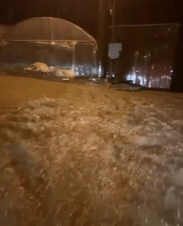 Kaş, Kumluca ve Finike’de Yollar ve Seralar Sular Altında