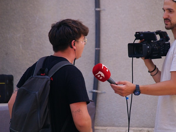 Son dakika haberinin peşinden ilk o koşuyor