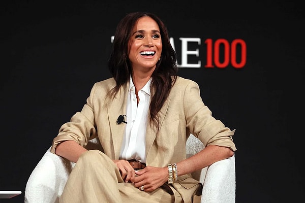 Meghan Markle, Suits dizisiyle tanınan ve kraliyet ailesinden ayrılan Sussex Düşesi olarak yıllardır gündemde.