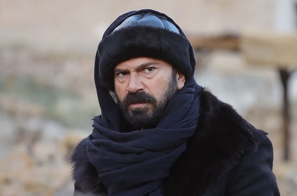 Viewers remember Olgun Şimsek best as Yaşar Kimsesiz in Eşkıya Dünyaya Hükümdar Olmaz.