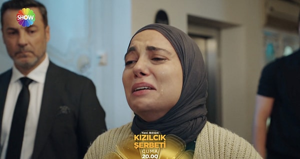 Kızılcık Şerbeti'nin 145. bölüm 3. fragmanında Nursema, Ömer'le birlikte Ünallar'ın kapısından içeri girdi.