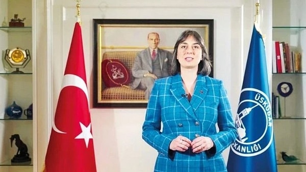 Görevden uzaklaştırılan Üsküdar Belediye Başkanı Sinem Dedetaş hakkında ev hapsi şartıyla tahliye kararı verildi.