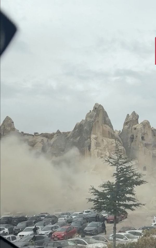 Nevşehir'in Göreme beldesinde peribacası çöktü.