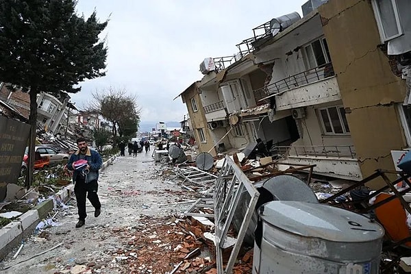Hak sahiplerine bedel ödenmedi, karşılığında kentin dışında uzak bir arazi önerildi.