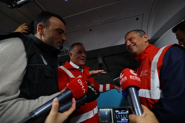 Temeli 2017'de atılan hat 19 Aralık'ta açılacak, İBB yeni metro ve otobüs alımlarını sürdürüyor.