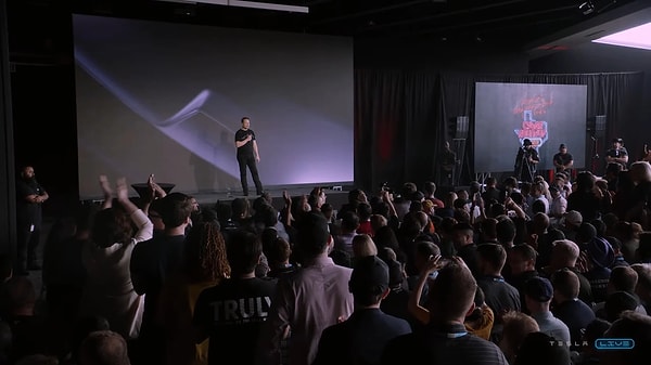 Ünlü elektrikli otomobil markası Tesla, geçtiğimiz gün merakla beklenen 2023 Yıllık Hissedarlar Toplantısı'nı gerçekleştirdi.