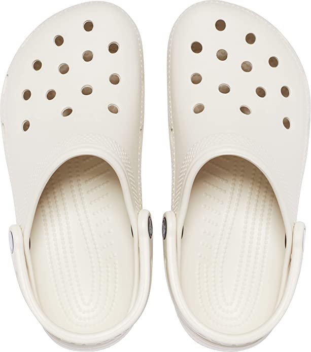 9. Bej Crocs terlik