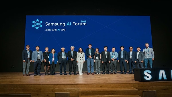 Daha öncesinde piyasadaki mevcut programlarla beraber çalışmak isteyen ünlü marka, yeni kararı doğrultusunda ChatGPT ve Bing'e rakip olacak yeni bir yapay zeka aracı projesi başlattı.