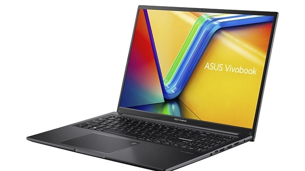 Yeni dizüstü, AMD Ryzen 7000H işlemcisi ile beraber çalışan yapay zeka desteği ile günlük kullanım ve üretkenlik alanlarında oldukça başarılı.